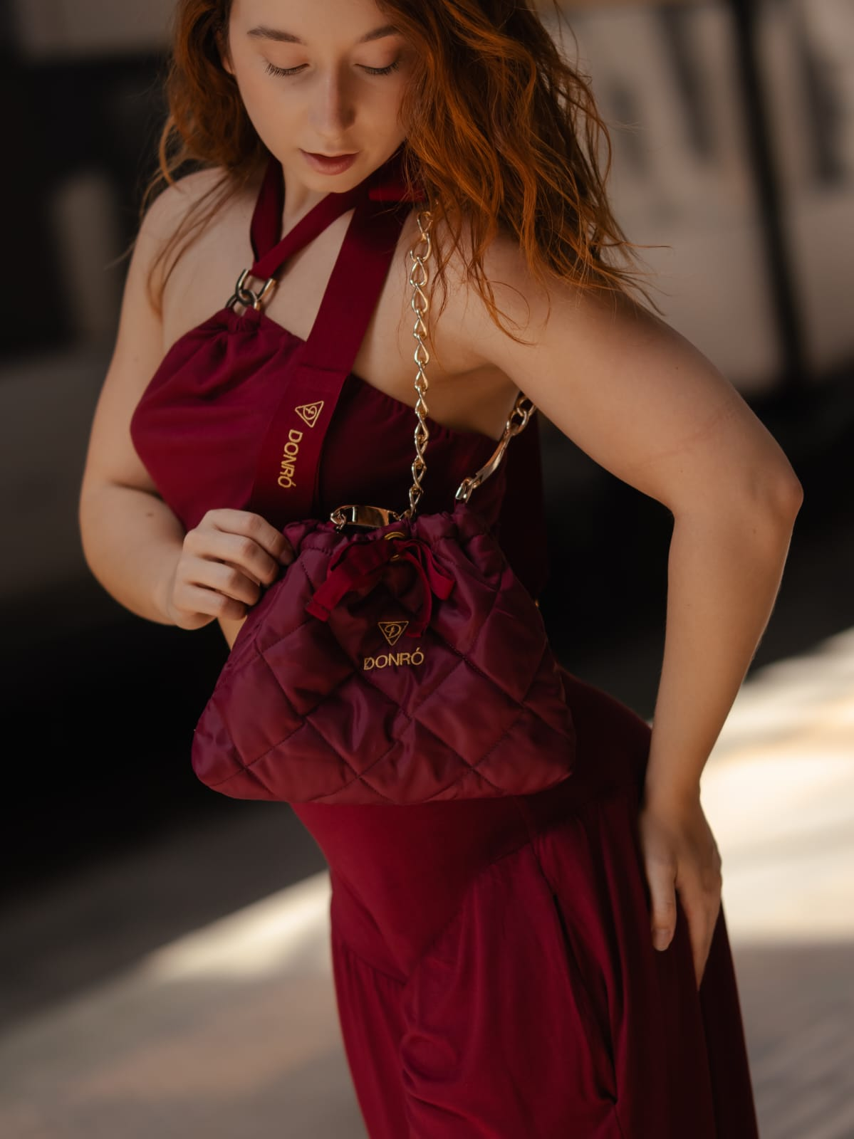 Skin Bag bordô Donró com corrente dourada